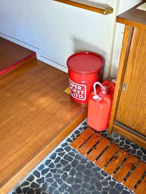 【新潟市西区|玄関の段差が不安に…上がり框手すりと玄関台を設置した施工事例】