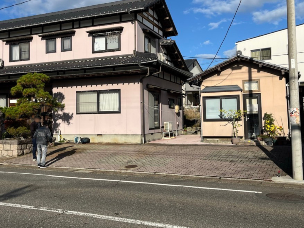 新潟市西区|雪下ろし・雪かきの負担を軽減 敷地に合わせてカーポートを設置
