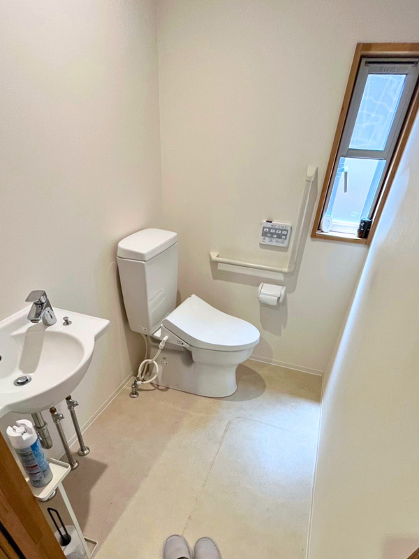 新潟市西区|収納も配線もすっきり!トイレ空間をまるごとリフォーム